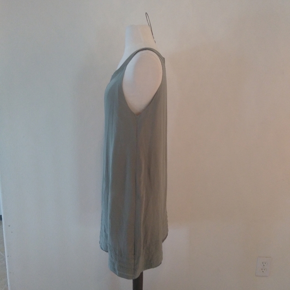 H&M Modern Classic  Mini Dress, Sage Gray,  Size 10 - Picture 4 of 9